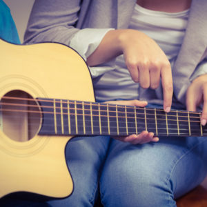 cdm_guitarra-clasica-cursos-para-adultos