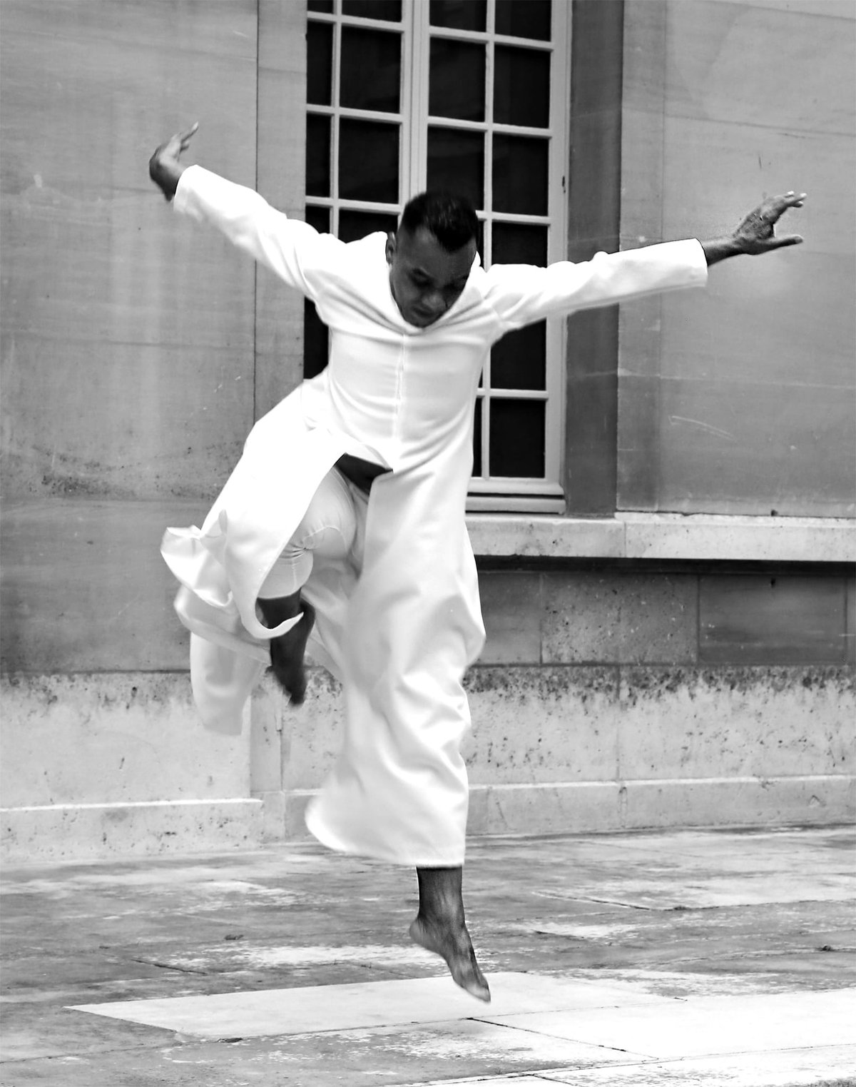 Edilson-roque-teacher-contemporary-dance-centre-de-danse-du-marais