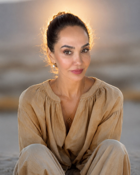 leili-akhmedova-professeur-yoga-paris-cddm
